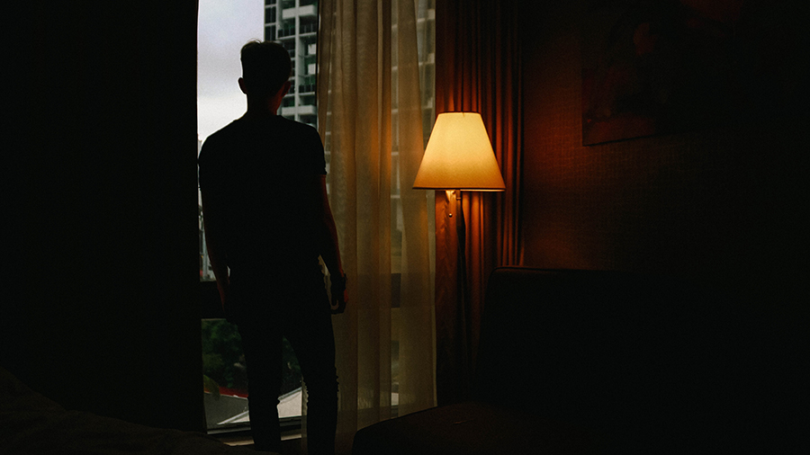 Sterowanie oświetleniem w mieszkaniu – jak ułatwić sobie życie?
