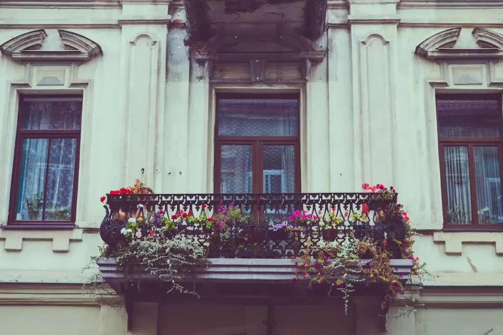Balkon i taras. Jak urządzić przestrzeń na powietrzu?